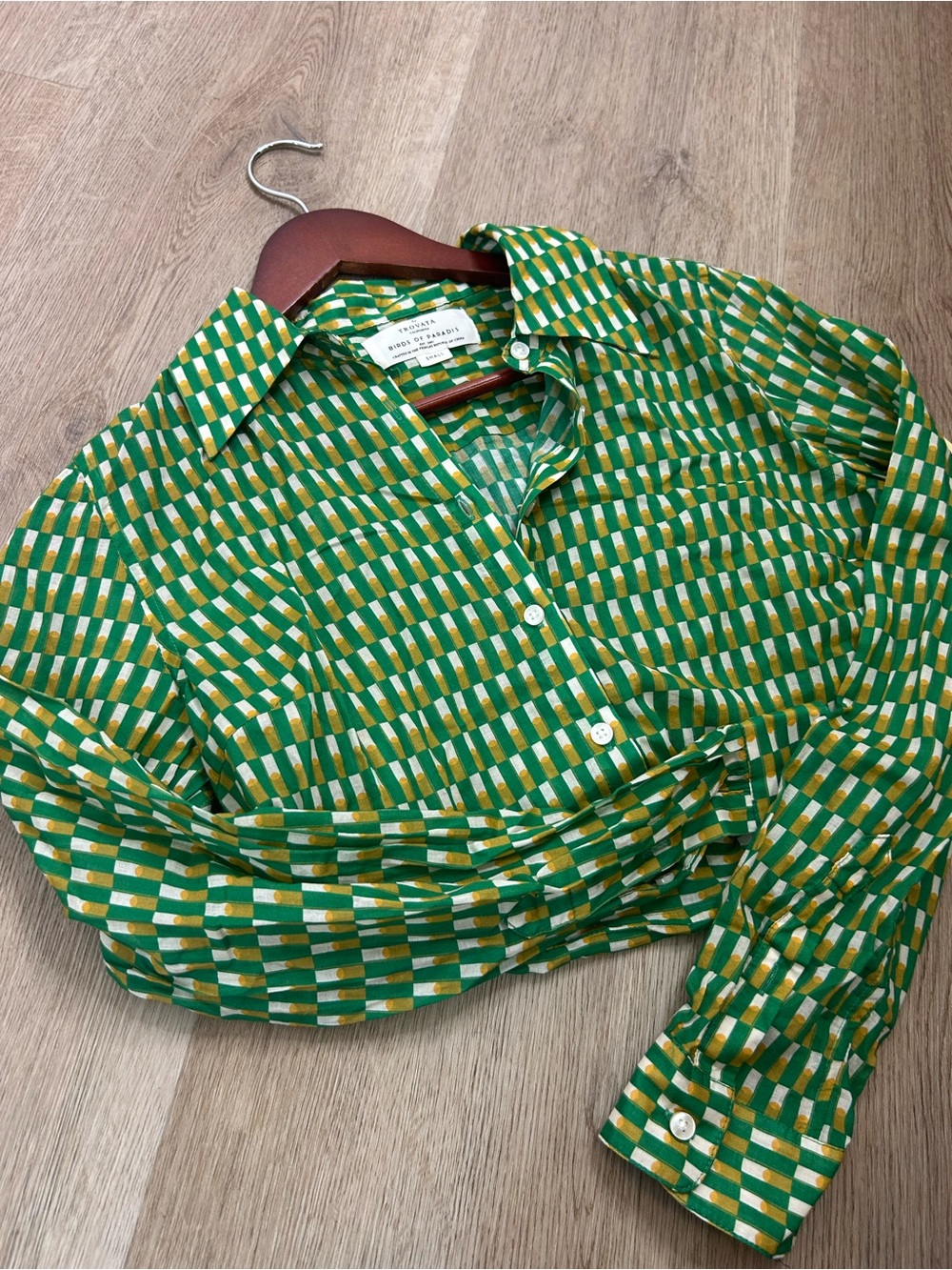 NWT Trovata 100% Cotton Green Print Button Down Long Sleeve Collared Top